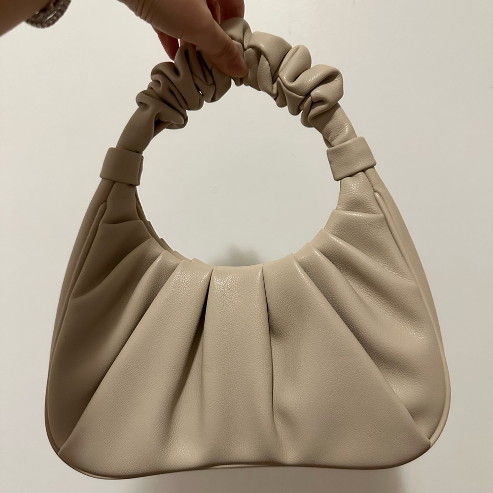 JW PEI Cream Ruched Handle Bag - Picture 4 of 5